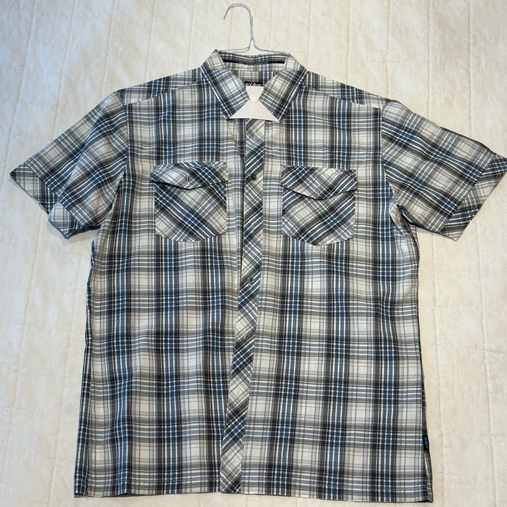 Medium Men’s KÜHL button up shirt